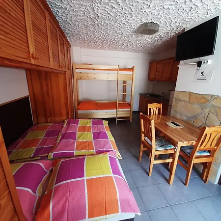 شقة 2 Feroehelyes